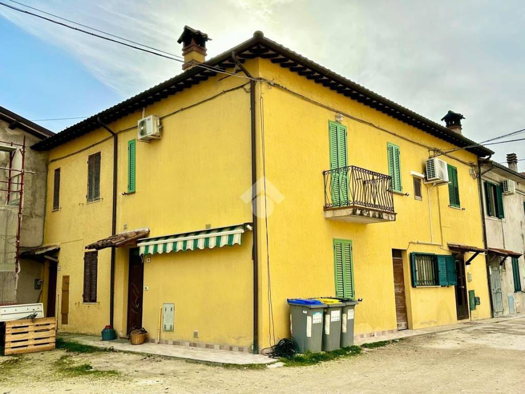 Casa indipendente a Spoleto in Via Giorgio Ambrosoli, 88 - Foto 2