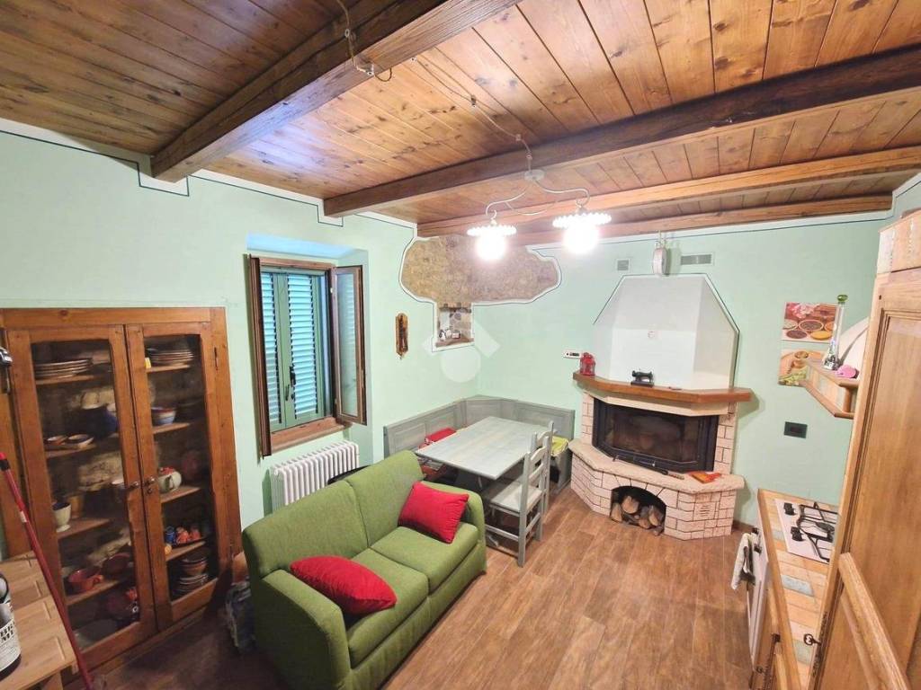 Casa indipendente a Spoleto in Via Giorgio Ambrosoli, 88 - Foto 3