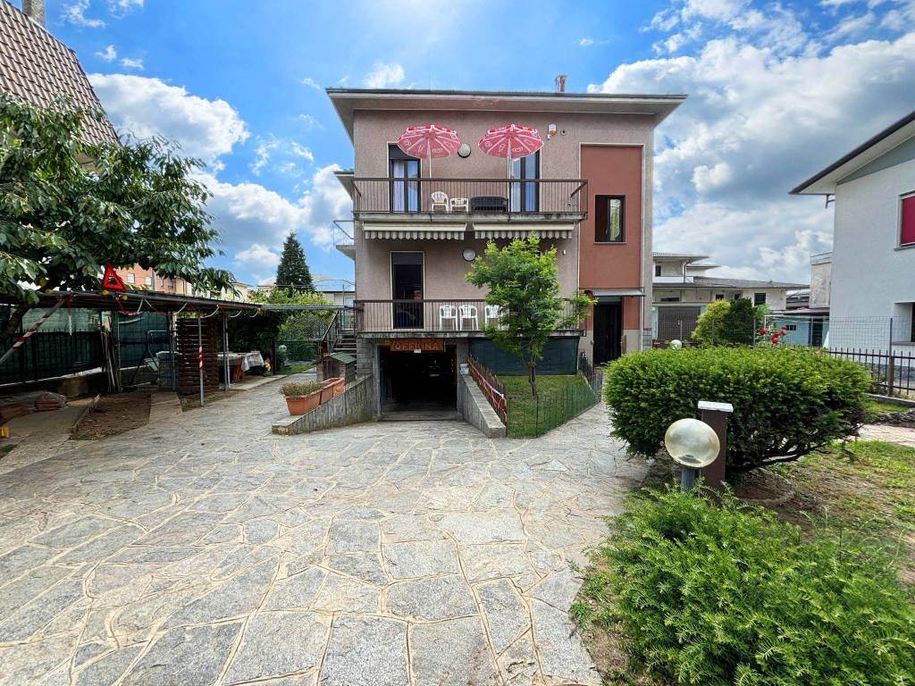 Villa a Uboldo in Via Carlo Cattaneo, 7 - Foto 2