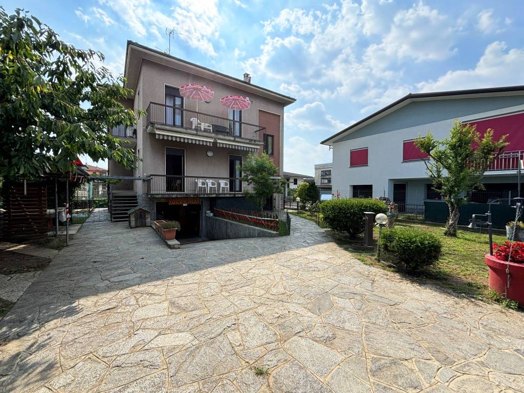 Villa a Uboldo in Via Carlo Cattaneo, 7 - Foto 4