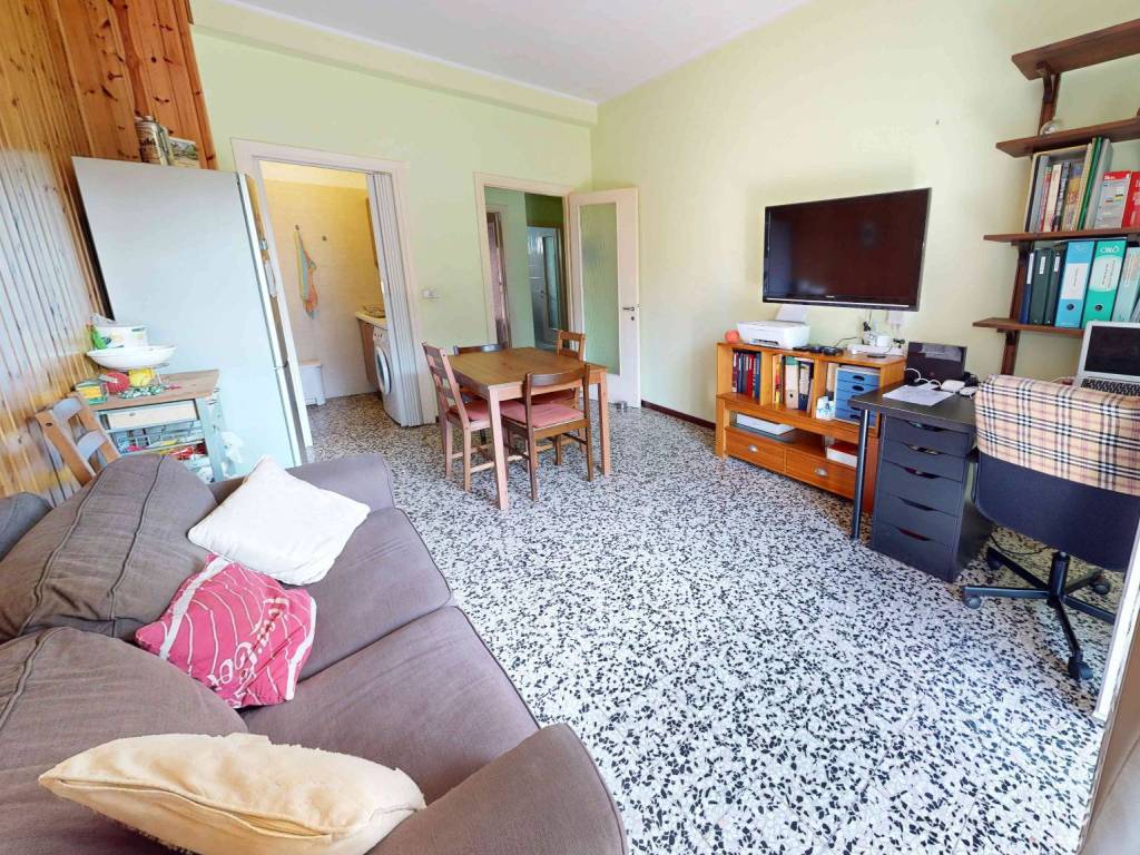 Appartamento a Tradate in Via Giuseppe Garibaldi, 8 - Foto 2