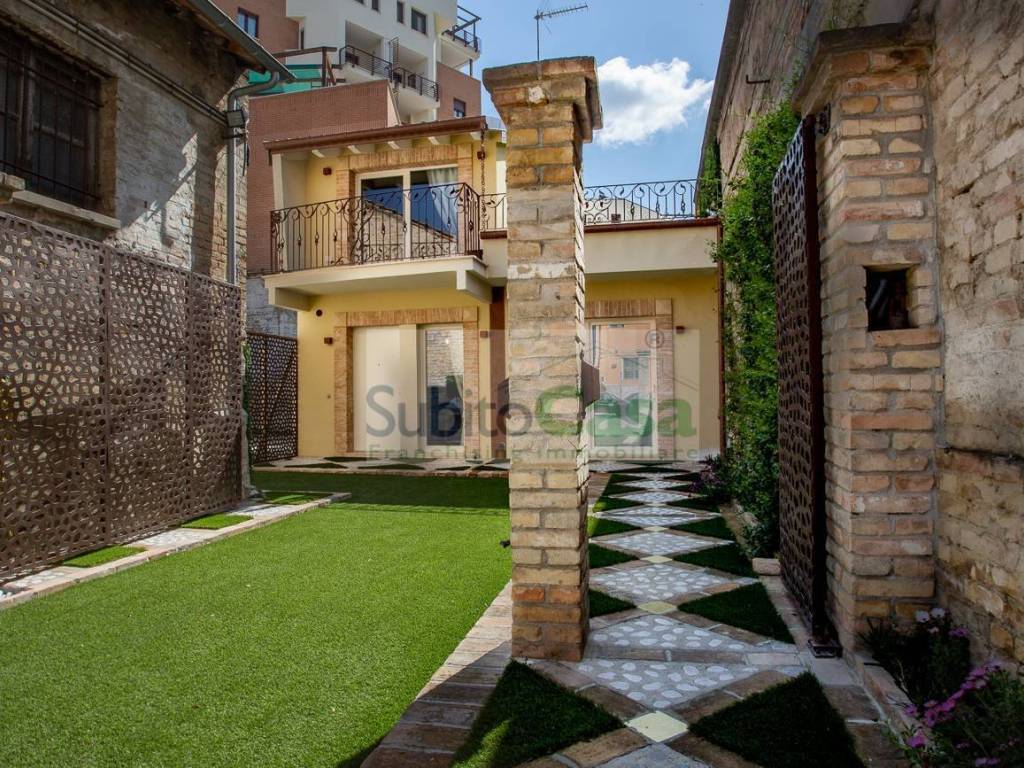 Villa a Chieti in Via B. Croce, 18 - Foto 3