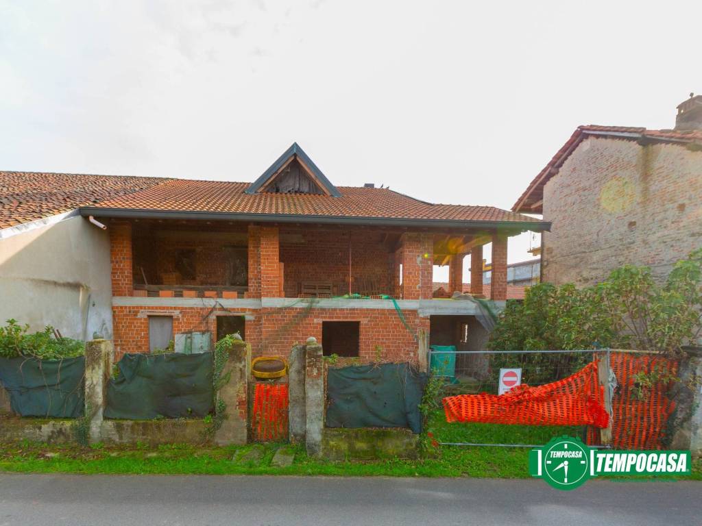 Villa a Oleggio in Via Vallette, 8 - Foto 2