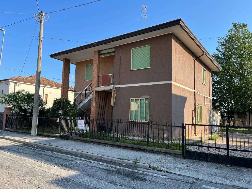 Villa a Porto viro in Via Roma, 5 - Foto 2