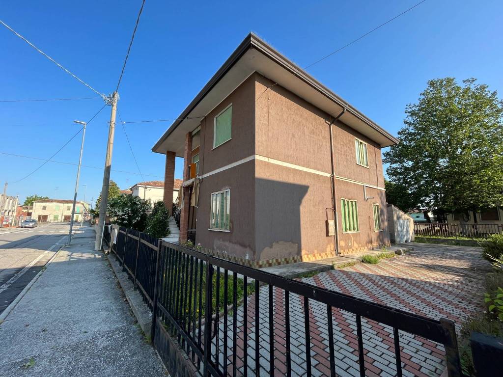 Villa a Porto viro in Via Roma, 5 - Foto 3