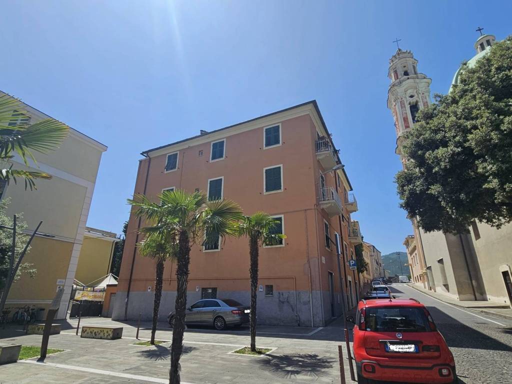 Appartamento a Vado ligure in Via Queirolo - Foto 2