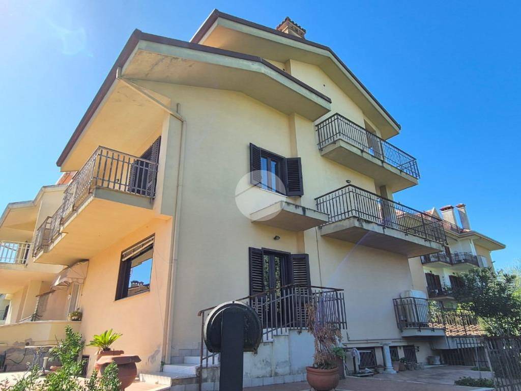 Villa a Frosinone in Via Casilina Nord, 27 - Foto 2