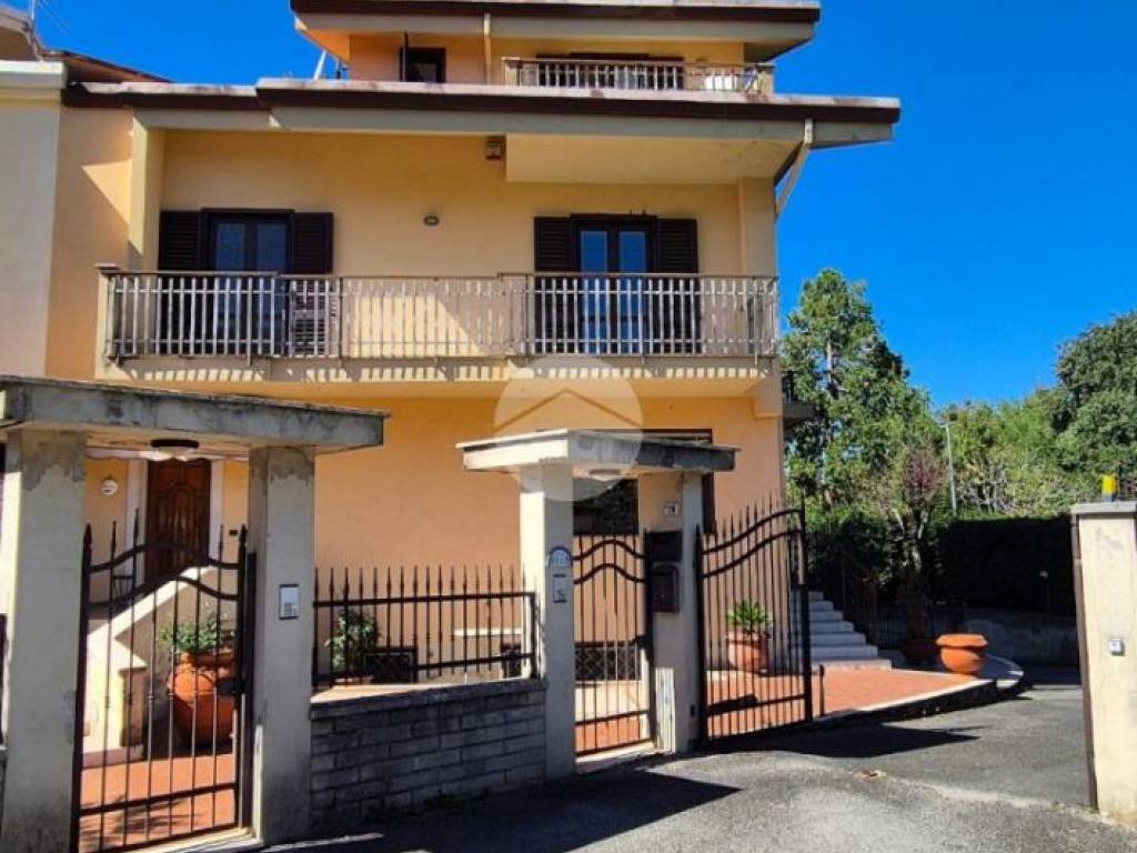 Villa a Frosinone in Via Casilina Nord, 27 - Foto 4
