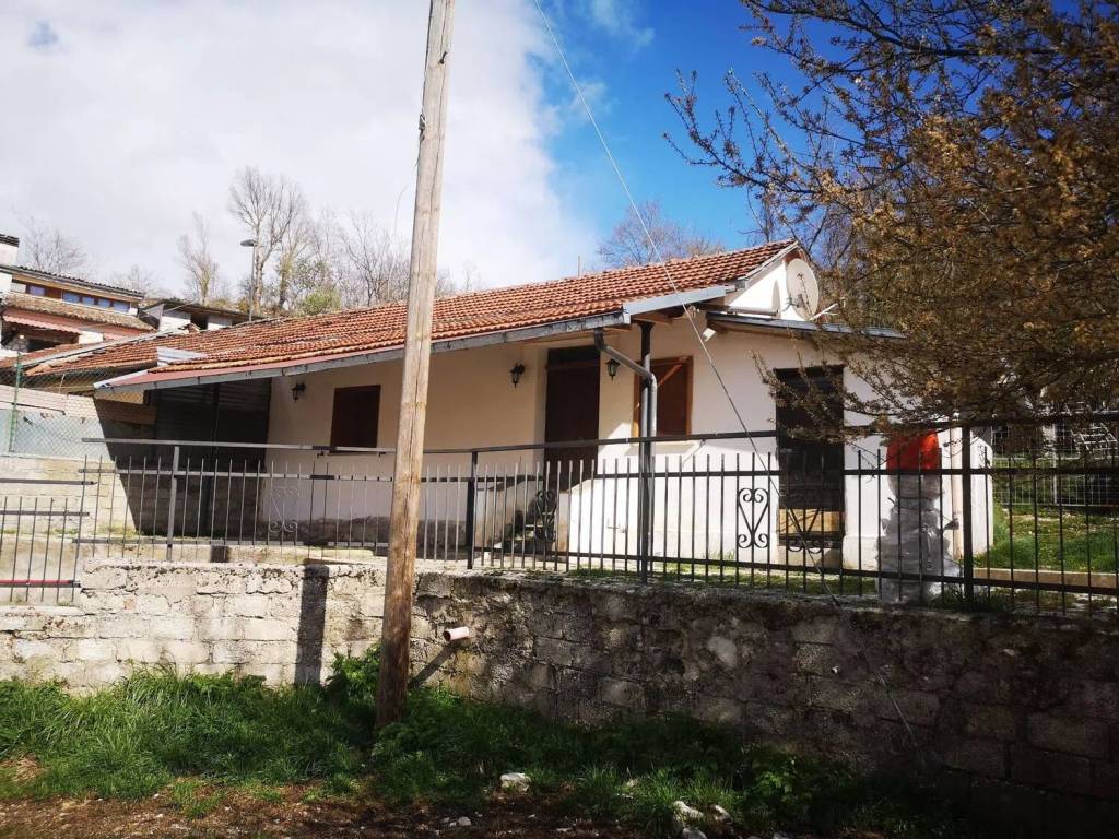 Villa a Avezzano in Via Capo L'Are S.N.C. - Foto 2