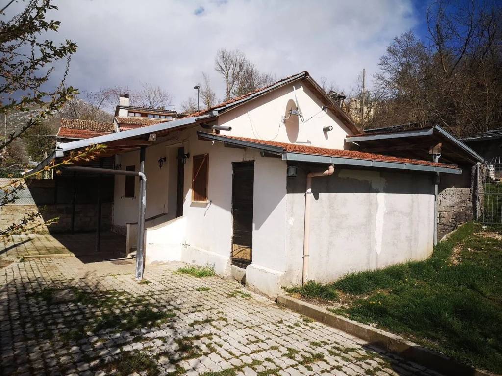 Villa a Avezzano in Via Capo L'Are S.N.C. - Foto 3
