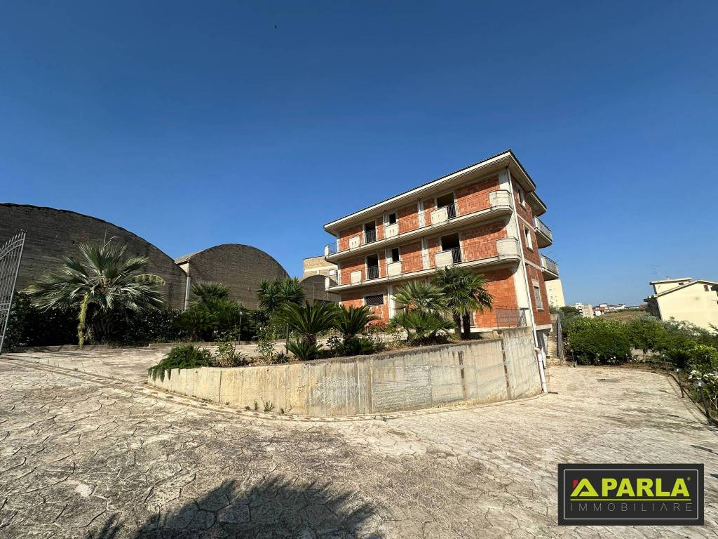 Palazzo / stabile a Canicattì in Via Eugenio Montale - Foto 4