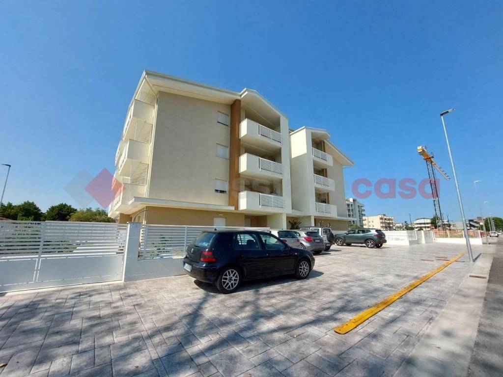 Appartamento a Alba adriatica in Via Gorizia, Snc - Foto 4