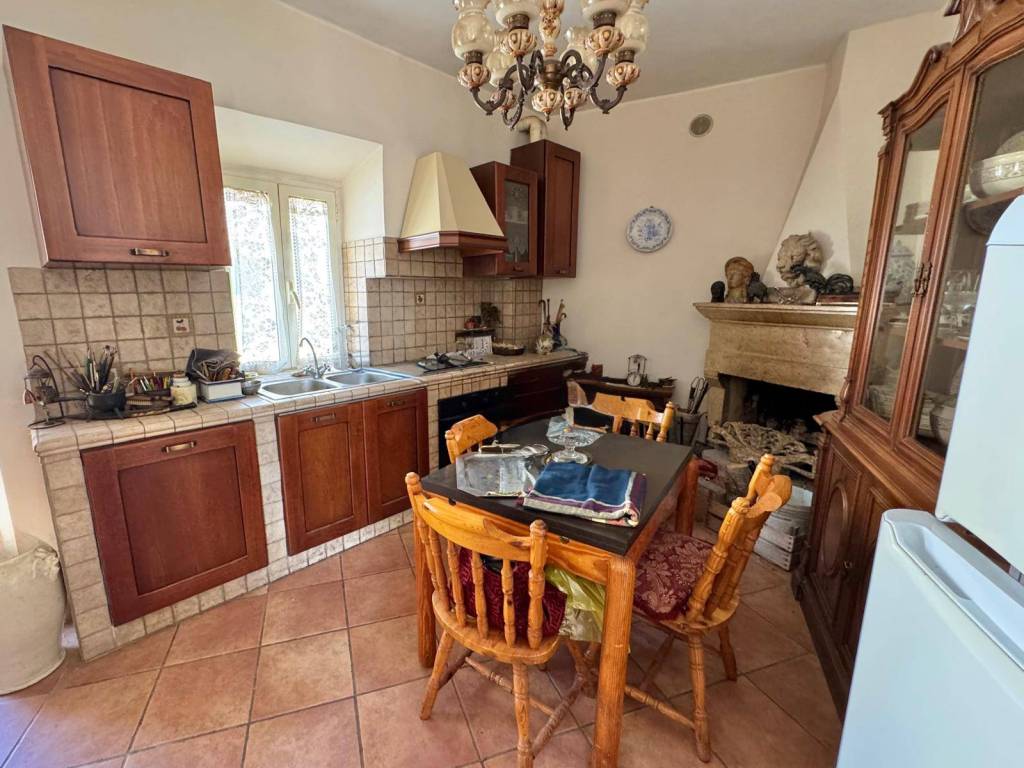 Casa indipendente a Capistrello in Piazza Ricetto - Foto 3
