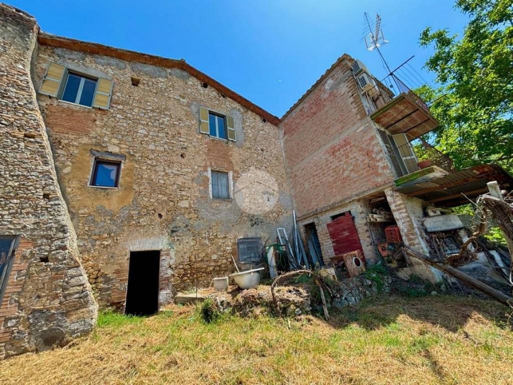 Casa indipendente a Calvi dell'umbria in BORGATA SAN LORENZO, 18 - Foto 2
