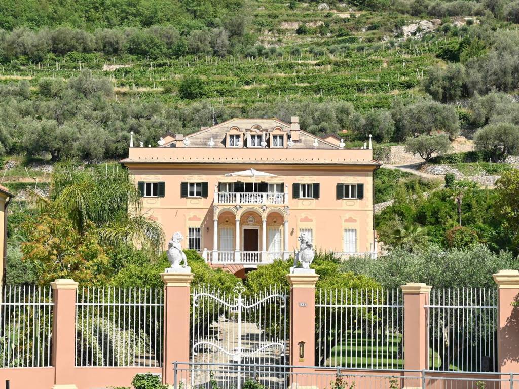 Appartamento a Finale ligure in Via Calvisio, 186 - Foto 2