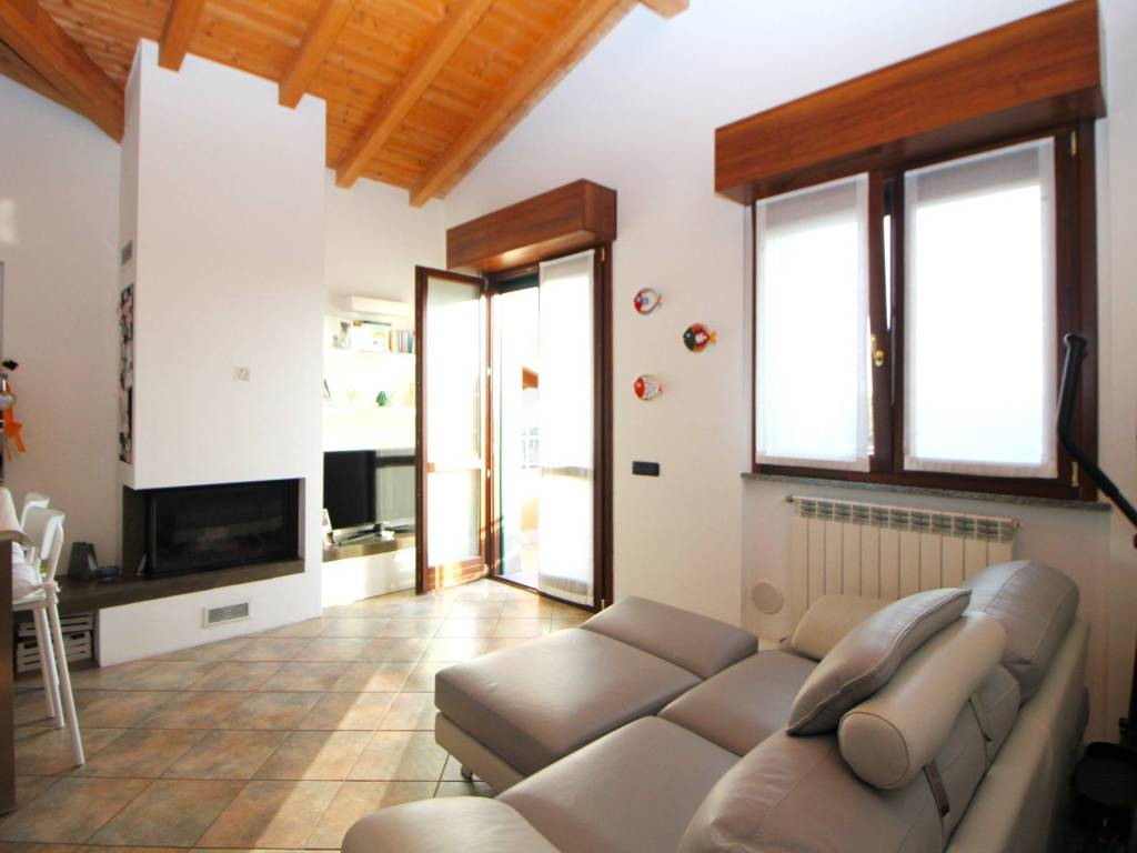 Appartamento a Marnate in Via Raffaello Sanzio - Foto 4