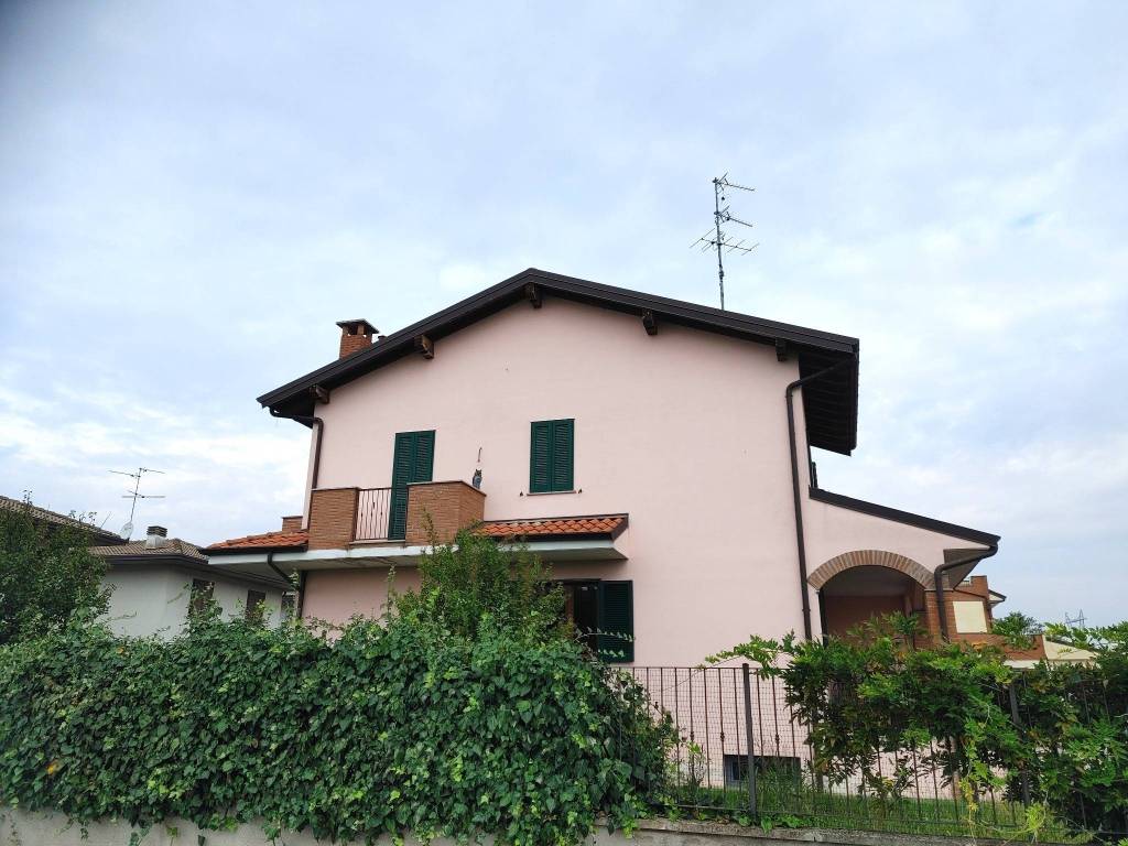 Villetta a schiera a Vellezzo bellini in Via Aldo Moro, 37 - Foto 2