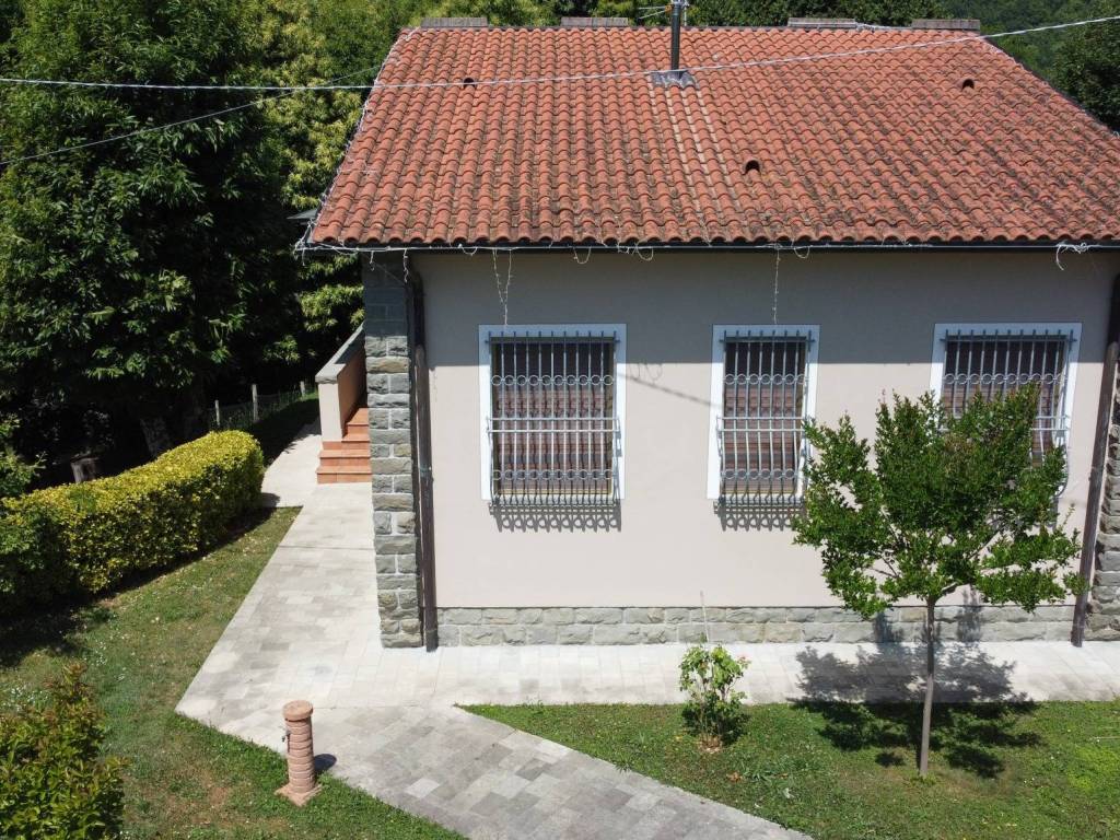 Villa a Bagni di lucca in Via Bagno, 3 - Foto 3