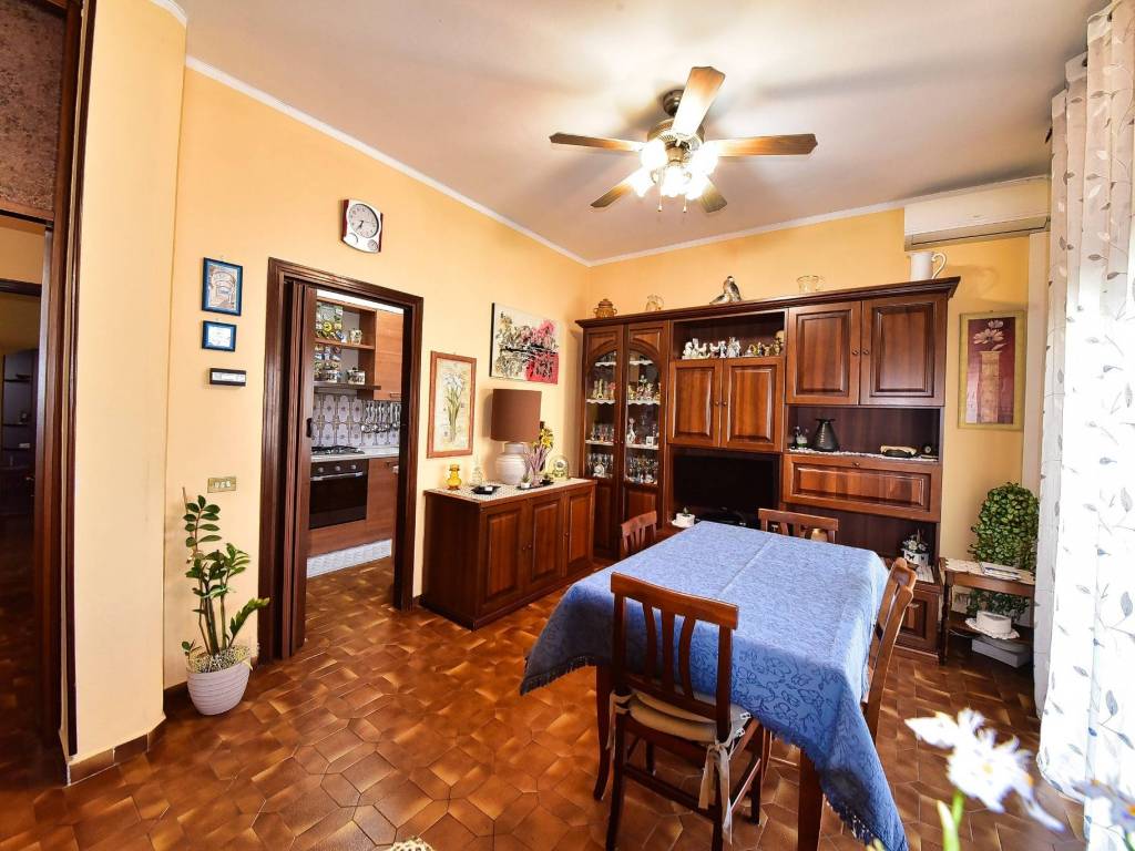Appartamento a Uboldo in Via Pietro Madonnini, 84 - Foto 4