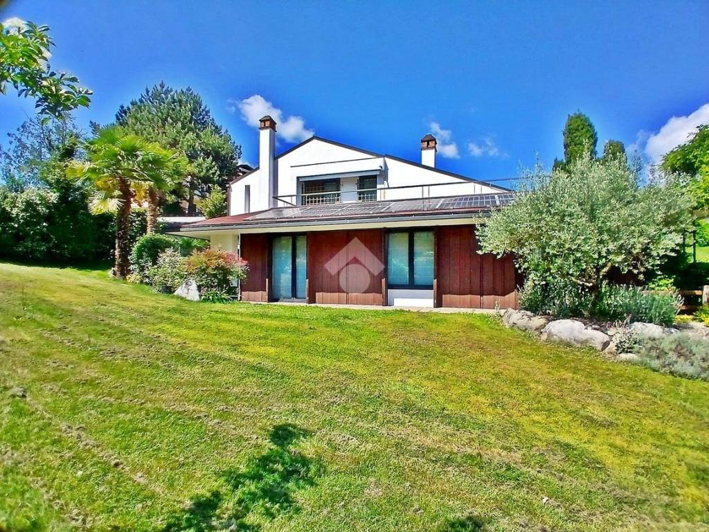 Villa a Sesto calende in via marconi, 25 - Foto 2