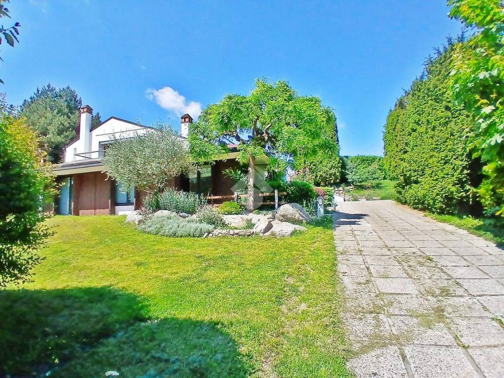 Villa a Sesto calende in via marconi, 25 - Foto 3