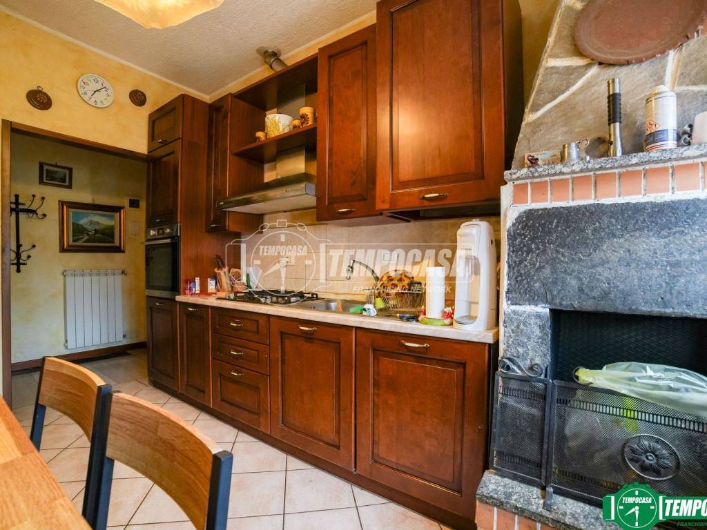 Appartamento a Arona in Via Monte Leone 21 - Foto 4