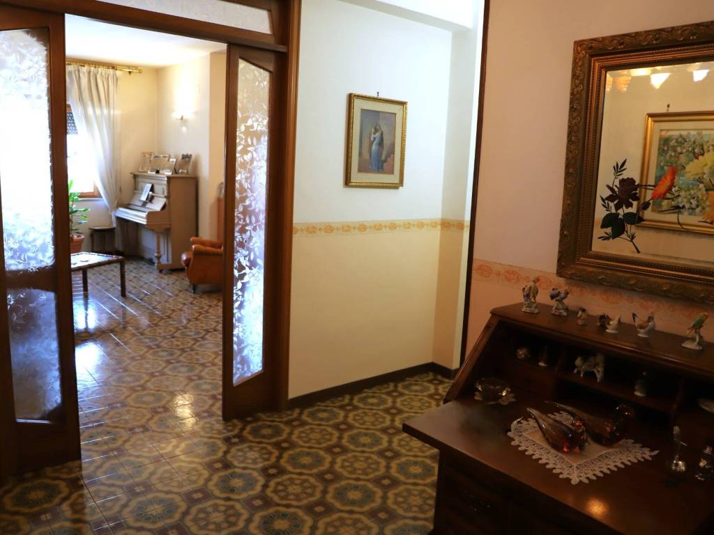 Appartamento a Maddaloni in Via Caudina, 177 - Foto 2