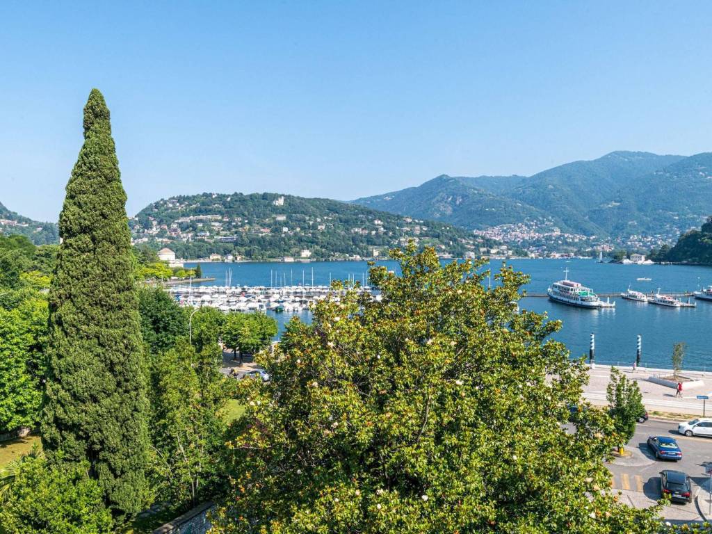Appartamento a Como in Via Fratelli Cairoli - Foto 4