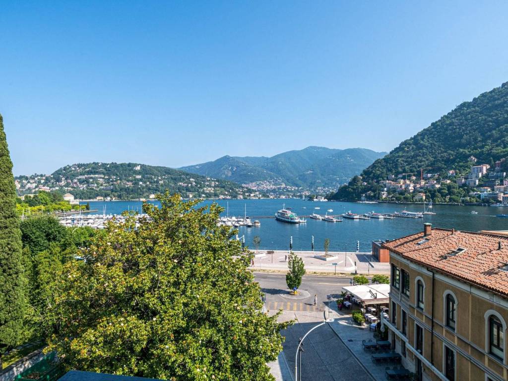 Appartamento a Como in Via Fratelli Cairoli - Foto 3