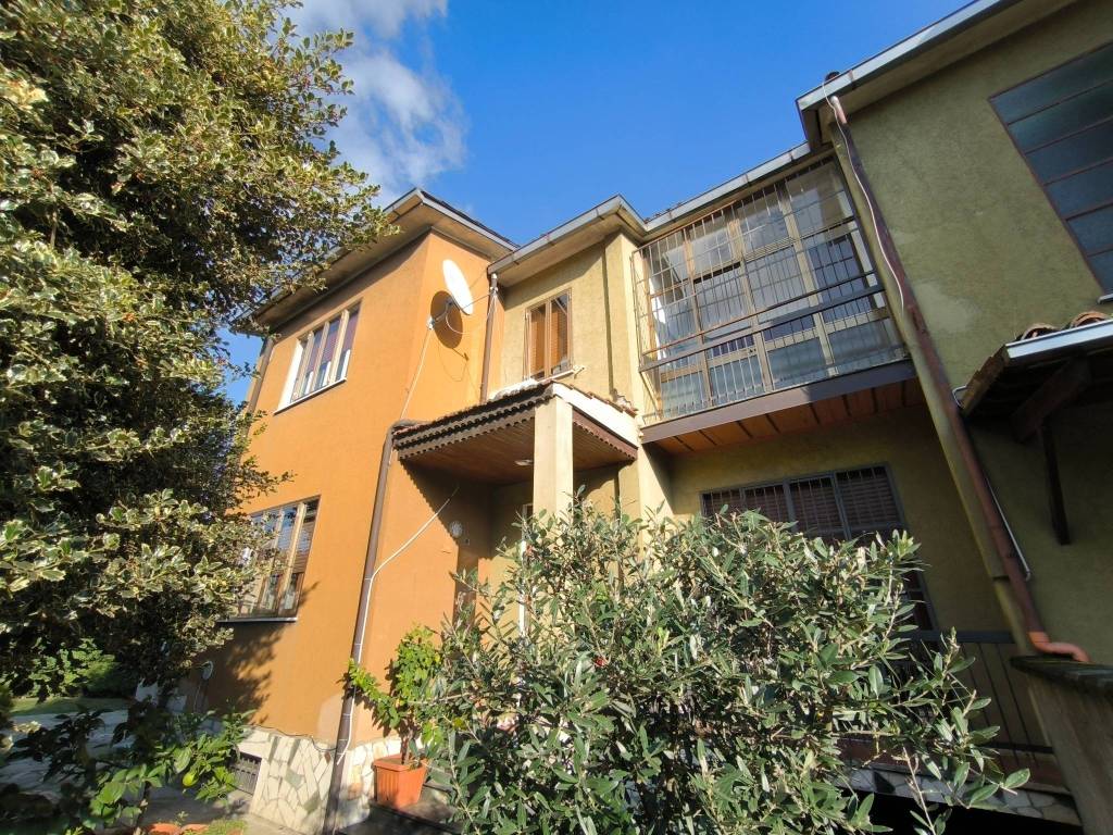 Casa indipendente a Sant'angelo lodigiano in Viale Trieste, 57 - Foto 2