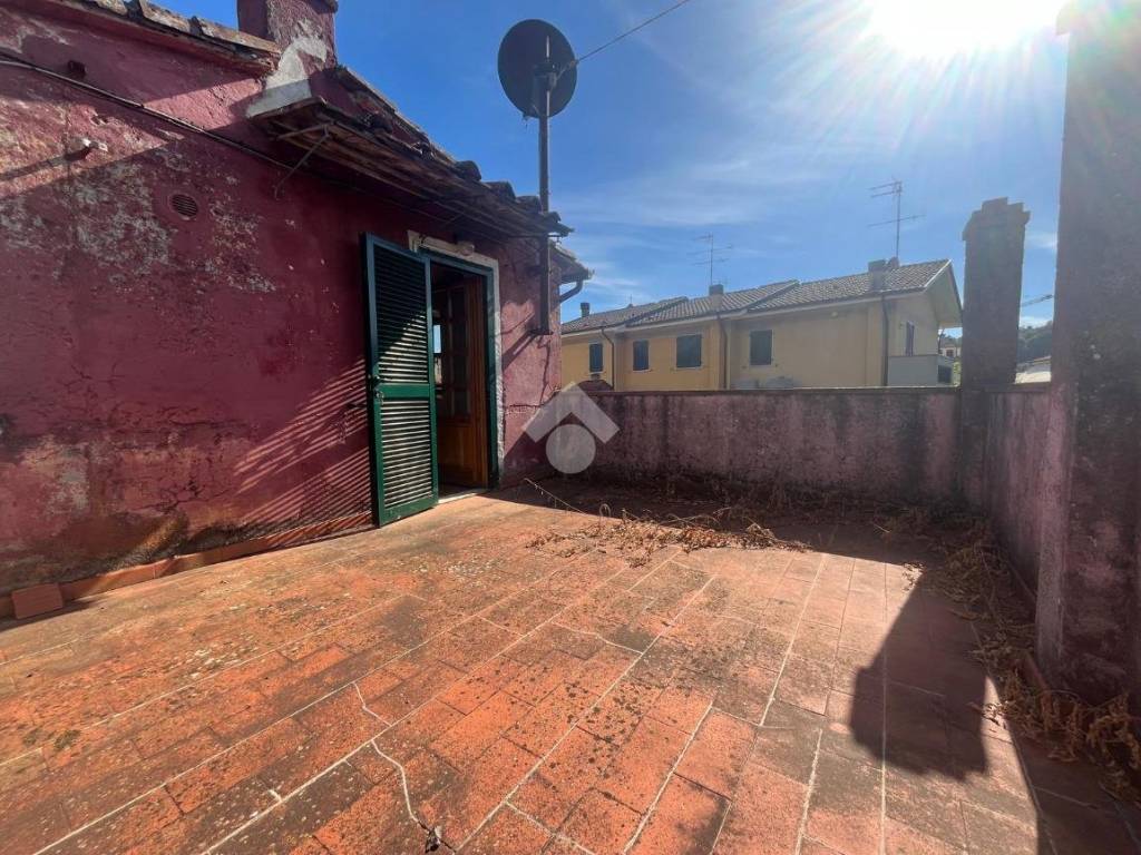Casa indipendente a Sarzana in Via Nave, 27 - Foto 2