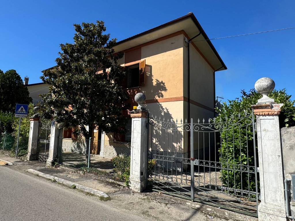 Casa indipendente a Castrocielo in Via per la Stazione d'Aquino, 161 - Foto 2