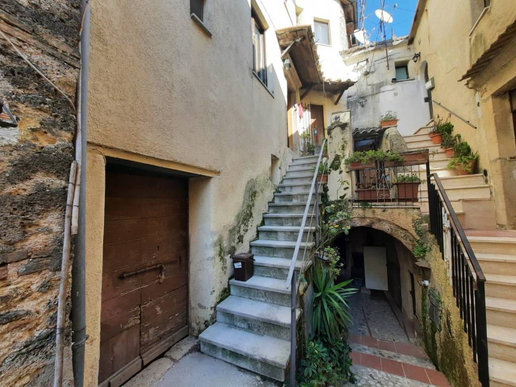 Appartamento a Castelnuovo di farfa in Via Coronari - Foto 2