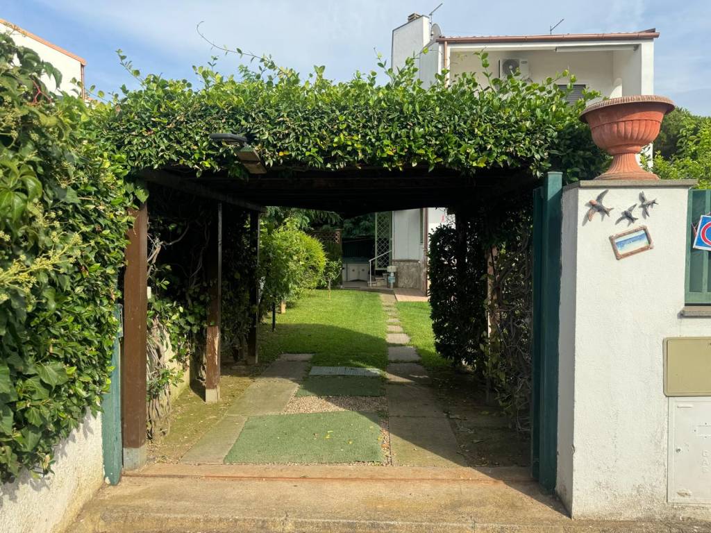 Appartamento a Montalto di castro in Via Oceano Pacifico, 6 - Foto 2