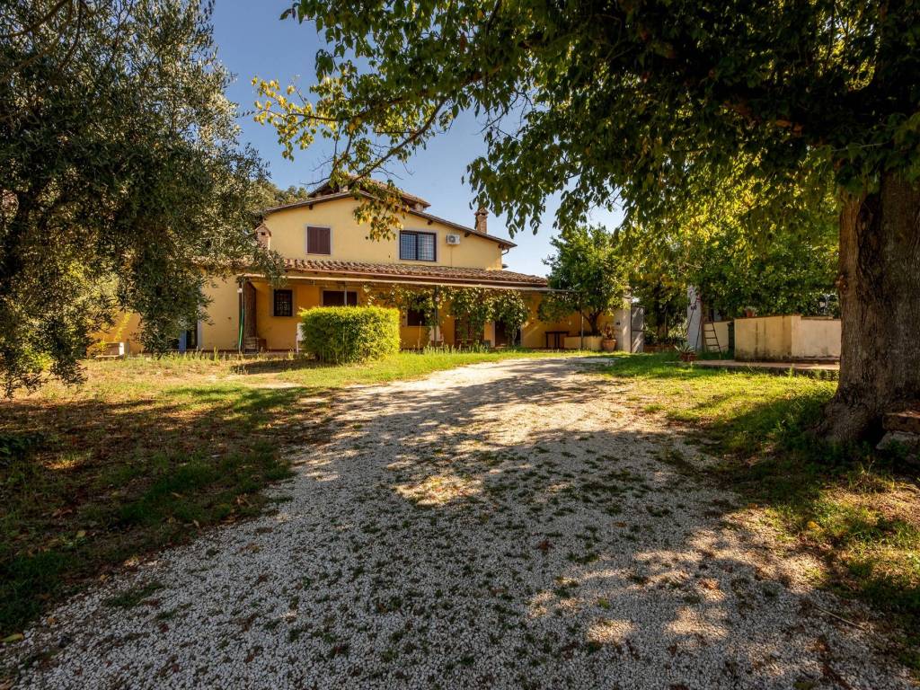 Villa a Collevecchio in Via San Prospero - Foto 3