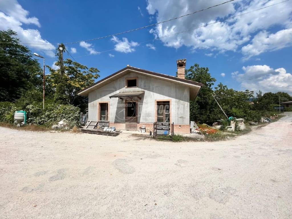 Casa indipendente a Matelica in Via Marco Polo - Foto 2