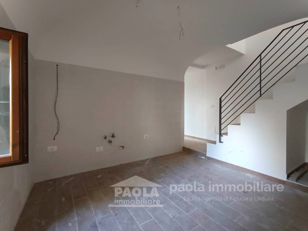 Casa indipendente a L'aquila in Via del Borgo - Foto 4