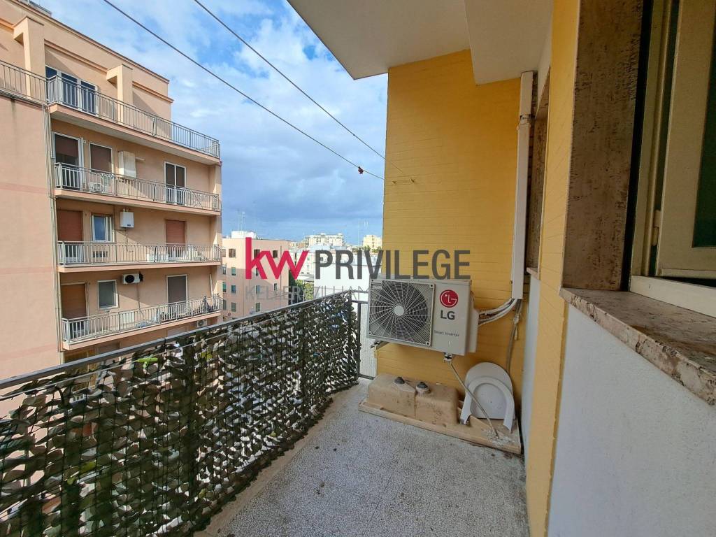 Appartamento a Brindisi in Via Martiri delle Fosse Ardeatine - Foto 2
