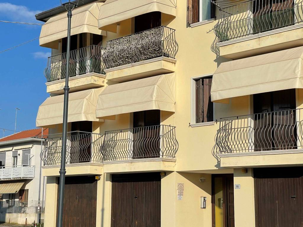 Appartamento a Porto viro in Via Ugo Foscolo - Foto 3