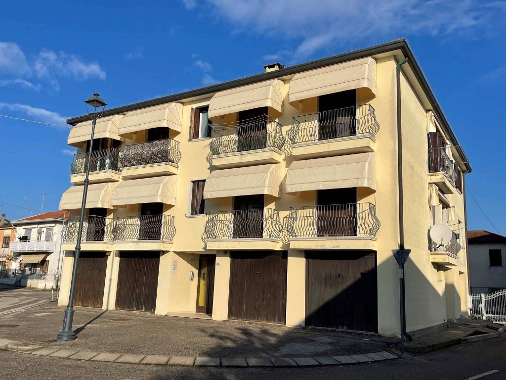 Appartamento a Porto viro in Via Ugo Foscolo - Foto 5