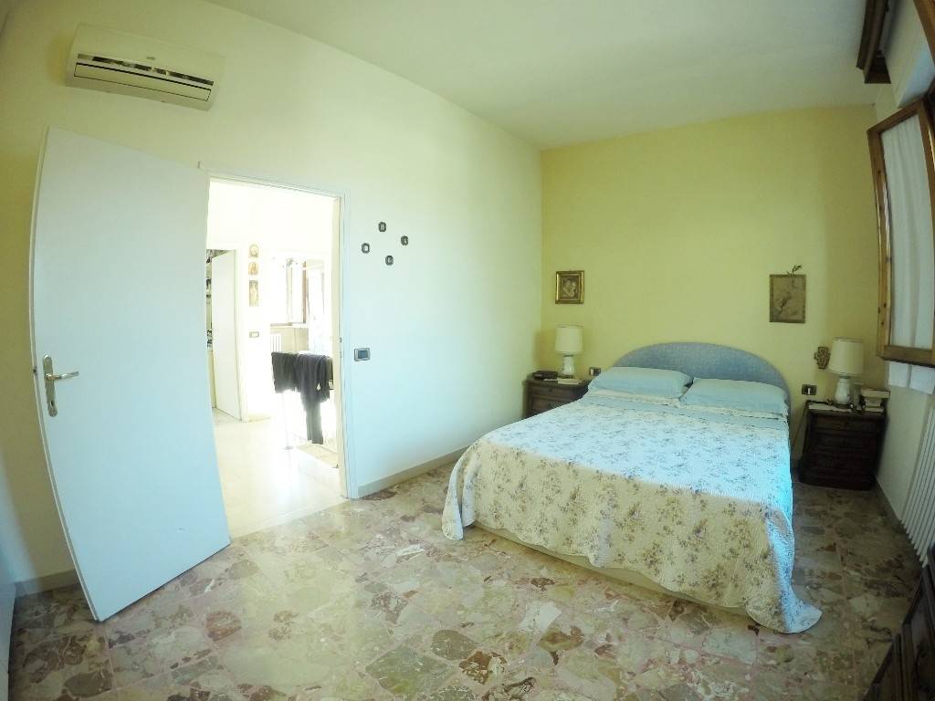 Casa indipendente a Campi bisenzio in Via delle Molina - Foto 2