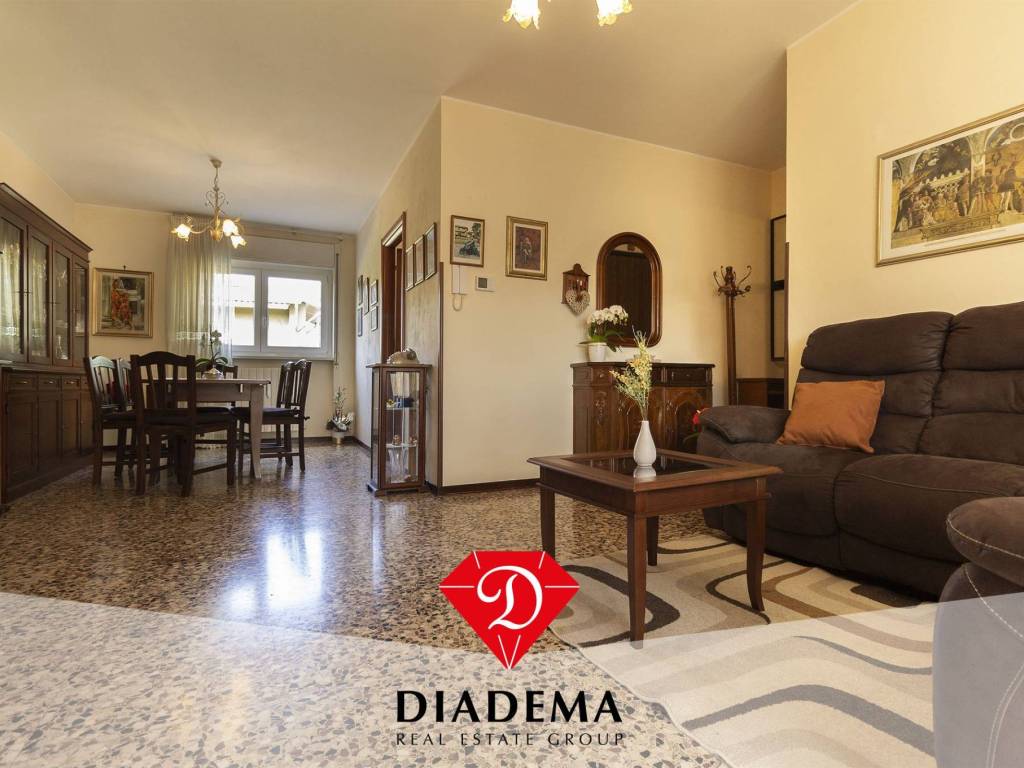 Appartamento a Albizzate in Via Cristoforo Colombo, 44 - Foto 2