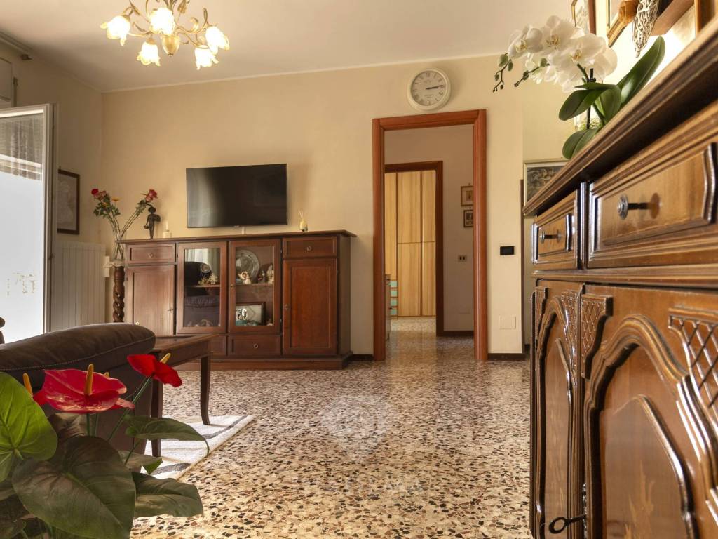 Appartamento a Albizzate in Via Cristoforo Colombo, 44 - Foto 3