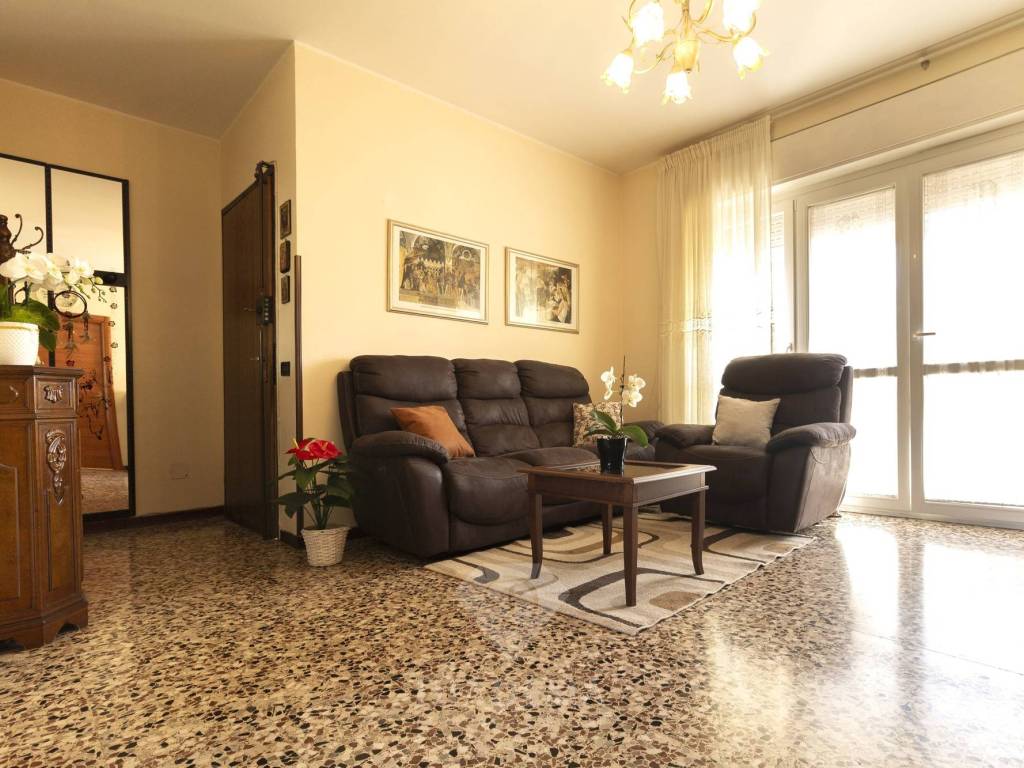Appartamento a Albizzate in Via Cristoforo Colombo, 44 - Foto 4