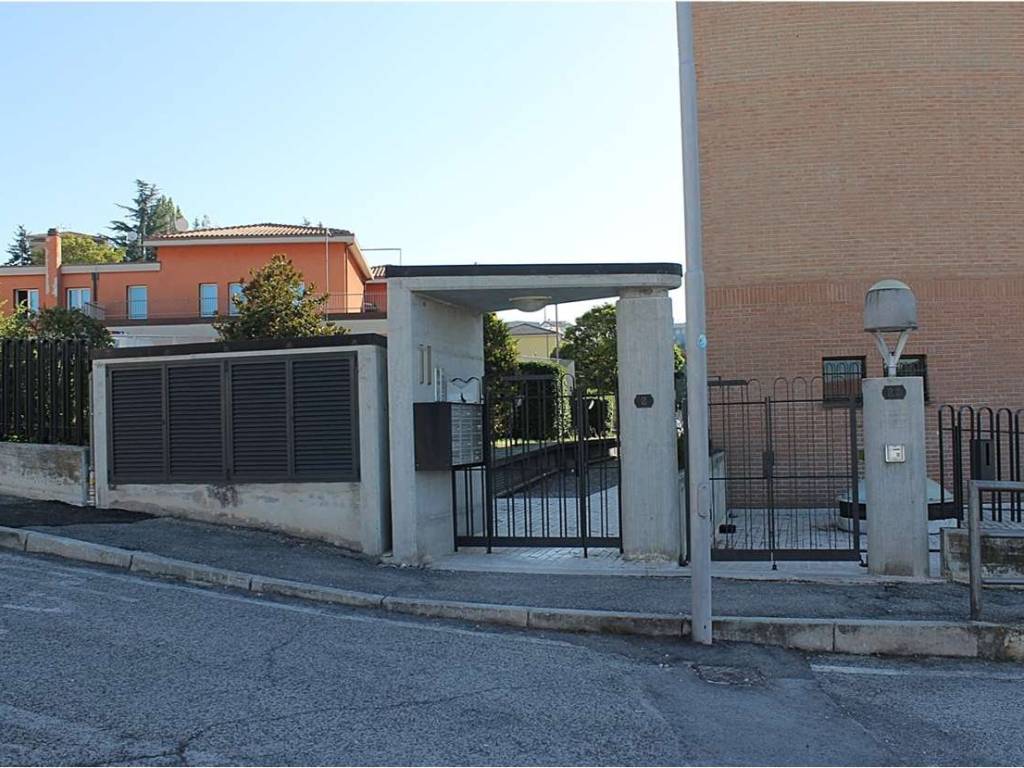 Immobile a L'aquila in Via Colle Sapone 2 - Foto 2