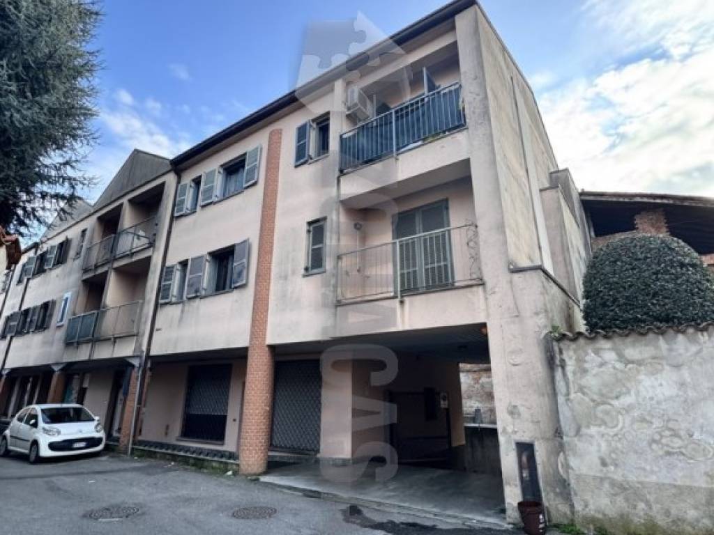 Appartamento a Cassano magnago in Via Trieste - Foto 3