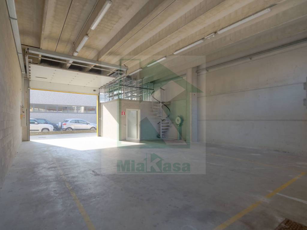 Immobile a Cardano al campo in Via Papa Giovanni XXIII, 176 - Foto 4
