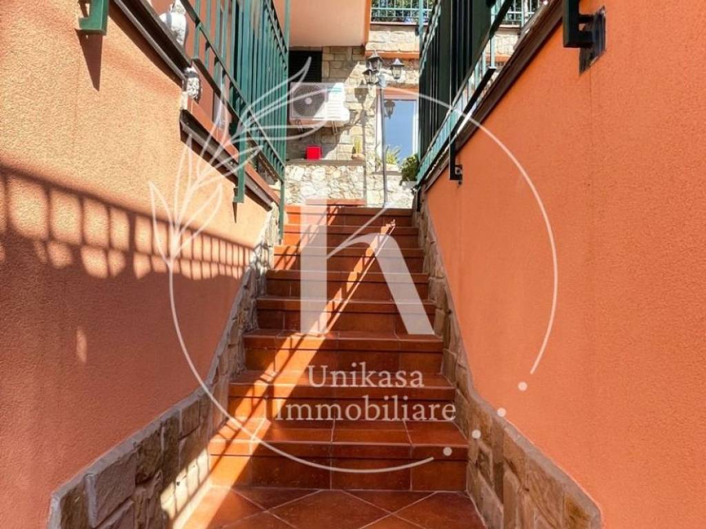 Villetta a schiera a Albissola marina in Via Poggio del Sole - Foto 3