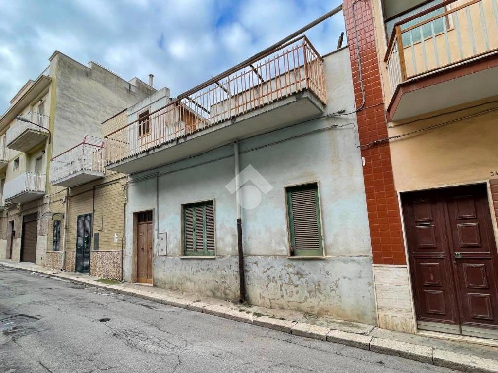 Casa indipendente a Canosa di puglia in Via Carso, 36 - Foto 2