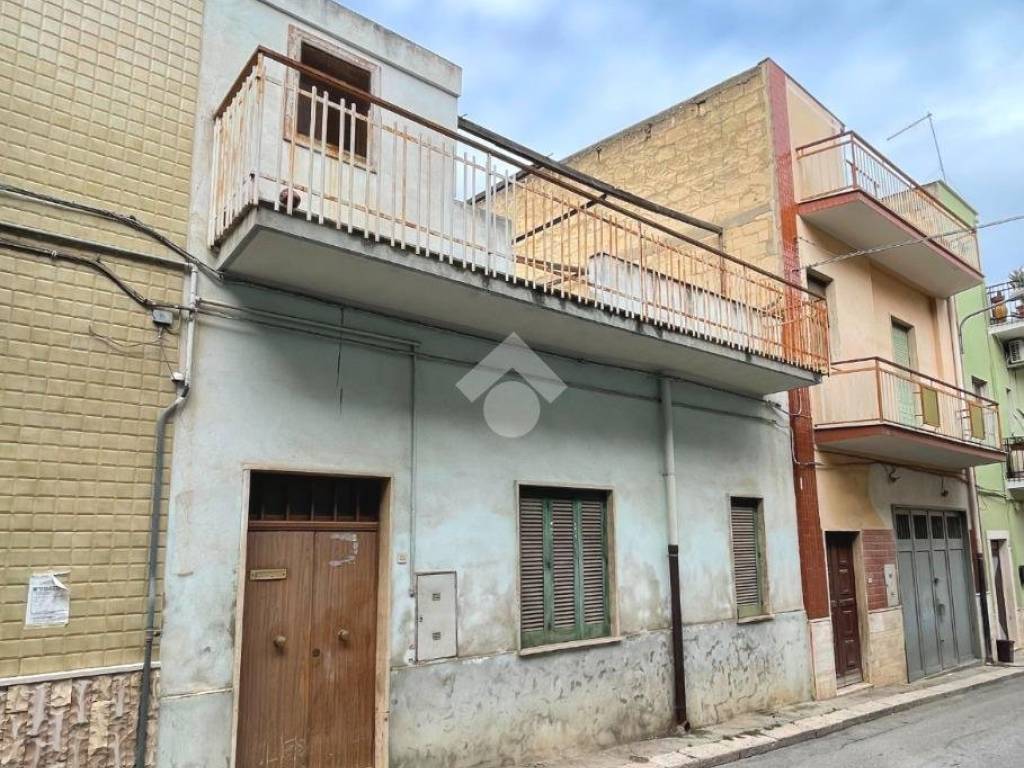 Casa indipendente a Canosa di puglia in Via Carso, 36 - Foto 3